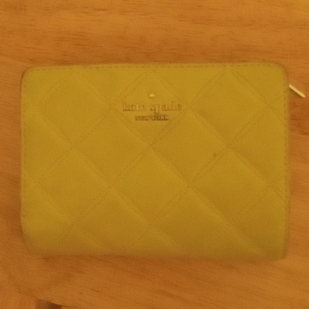 Kate Spade New York Natalia Medium wallet in Frosty Lime